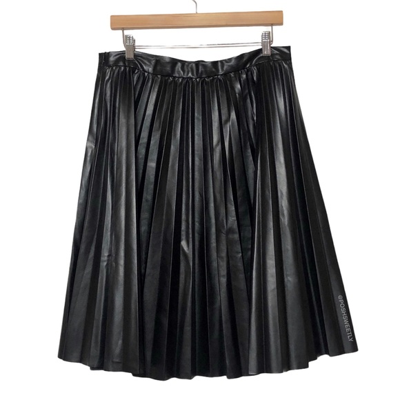 Kate Kasin Pleated Vegan Leather Skirt - Picture 6 of 12
